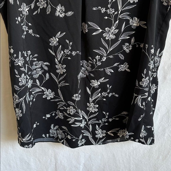 Anyally black and ivory floral print tunic tank top, size XL - Picture 3 of 8